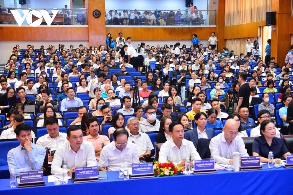 Không kiểm tra, truy thu thuế hộ kinh doanh trong giai đoạn đầu chuyển đổi